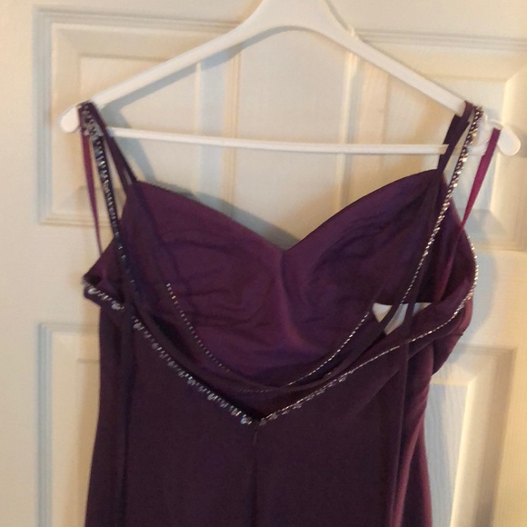 Gown - Picture 3 of 4